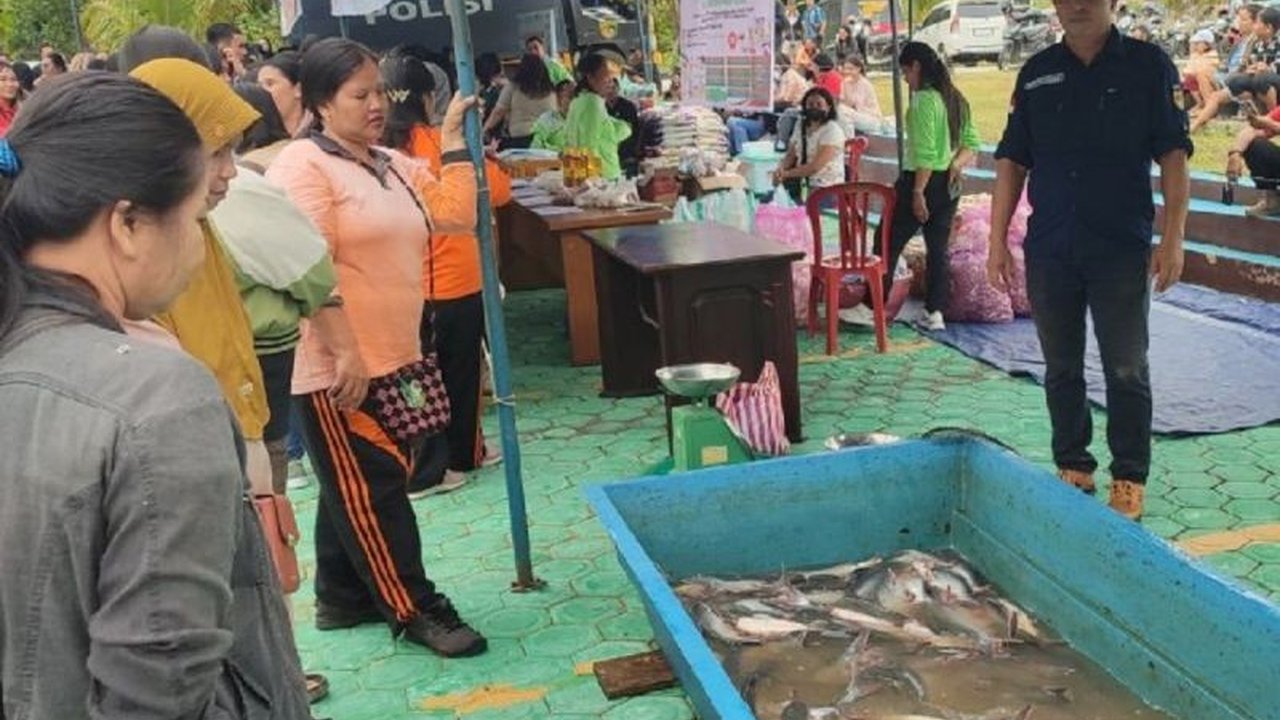 Pemerintah Kabupaten Gunung Mas sukses menggelar Gerakan Pangan Murah, tawarkan diskon signifikan untuk bahan pokok demi stabilisasi harga dan meriahkan HUT Ke-80 RI.