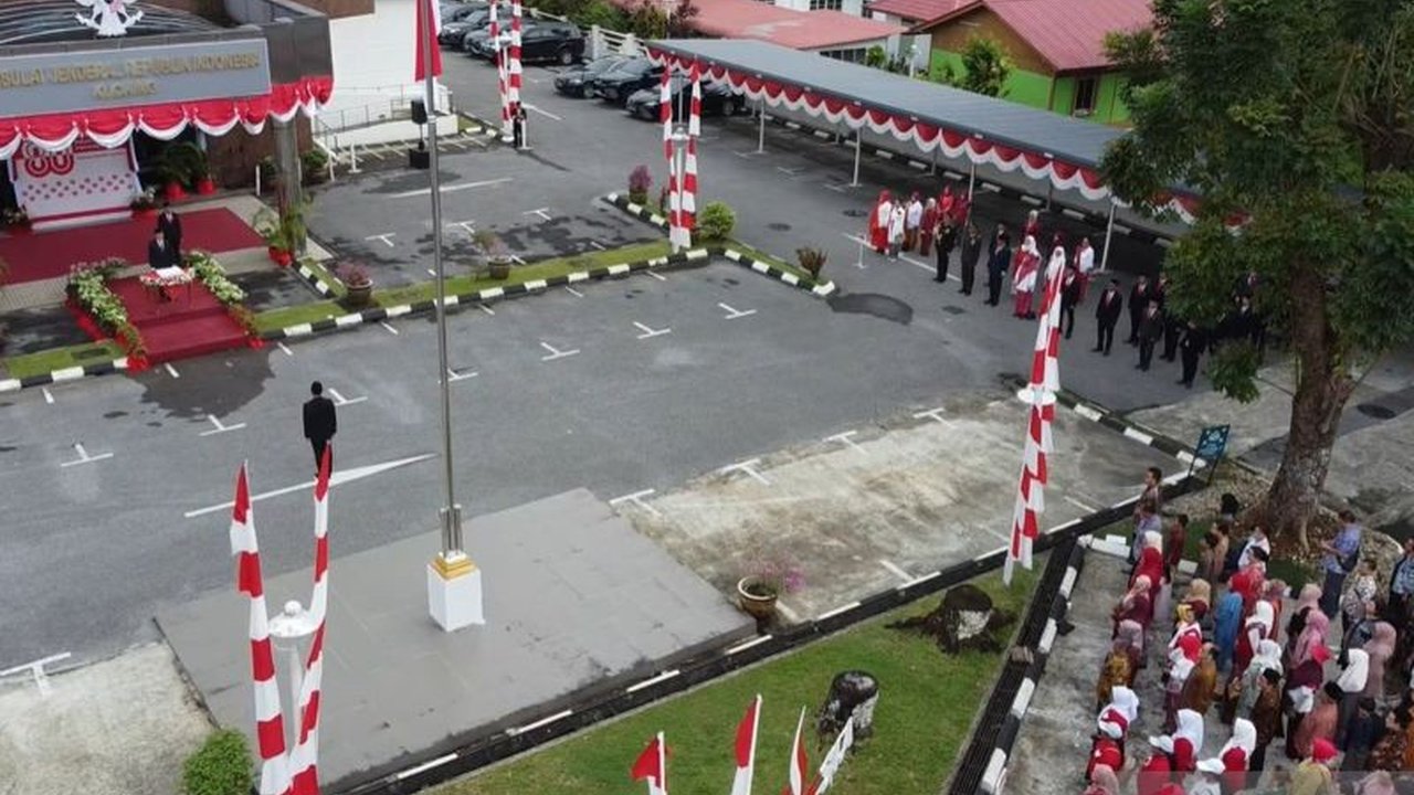 Ratusan WNI di Sarawak antusias menyambut HUT ke-80 RI di KJRI Kuching. Simak bagaimana WNI Sarawak Rayakan Kemerdekaan dengan penuh cinta tanah air meski di perantauan.