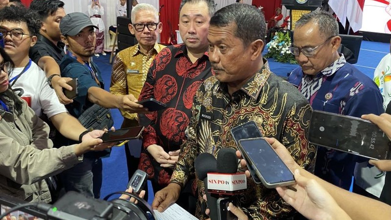 Setya Novanto resmi bebas bersyarat setelah mendapat remisi 28 bulan, kini berstatus klien Bapas Bandung hingga 2029. Apa saja syarat yang dipenuhi mantan Ketua DPR ini?