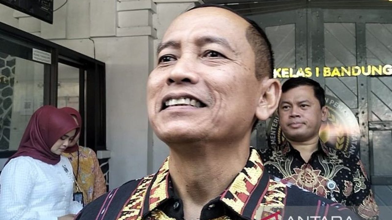 Setya Novanto, terpidana kasus korupsi KTP-el, disebut baru bebas murni pada 2029 meskipun telah keluar dari tahanan. Simak status terbaru Setya Novanto.