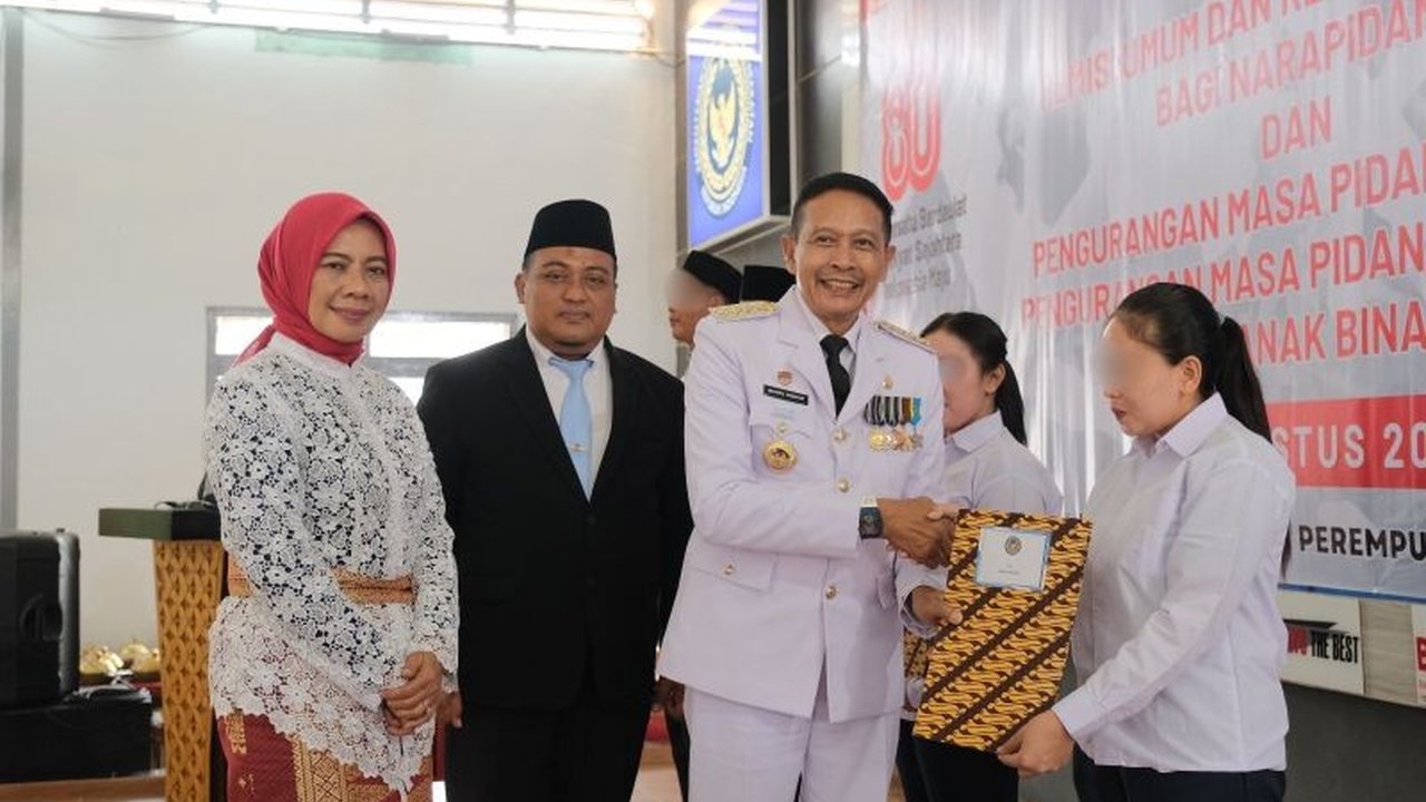 Ratusan narapidana di Lapas Perempuan Malang mendapatkan Remisi Narapidana pada HUT ke-80 RI, menunjukkan apresiasi negara terhadap perubahan perilaku warga binaan.