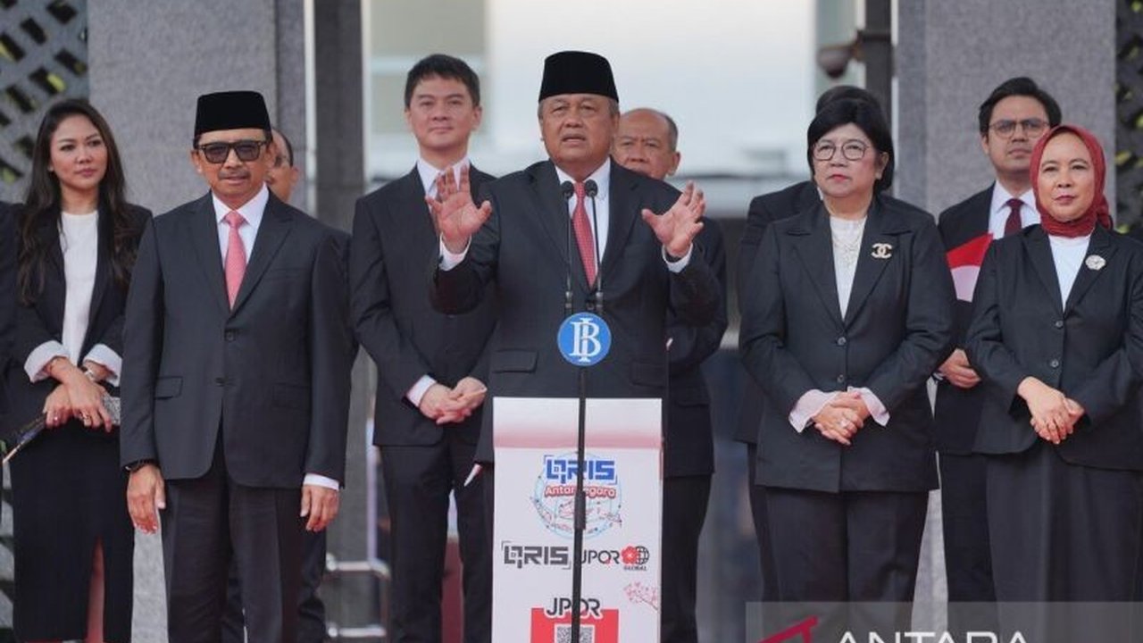 Bank Indonesia mencatat transaksi QRIS Antarnegara mencapai Rp1,66 triliun per Juni 2025, menandai ekspansi signifikan ke Jepang dan uji coba dengan China. Simak detail pencapaian fantastis ini!