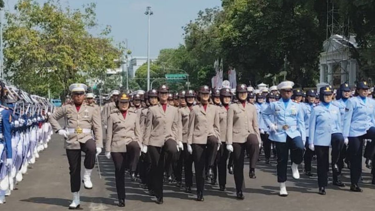 Fakta Menarik: Polwan Polda Metro Jaya Gagah Jadi Pasukan Pengibar Bendera HUT RI di Istana Merdeka