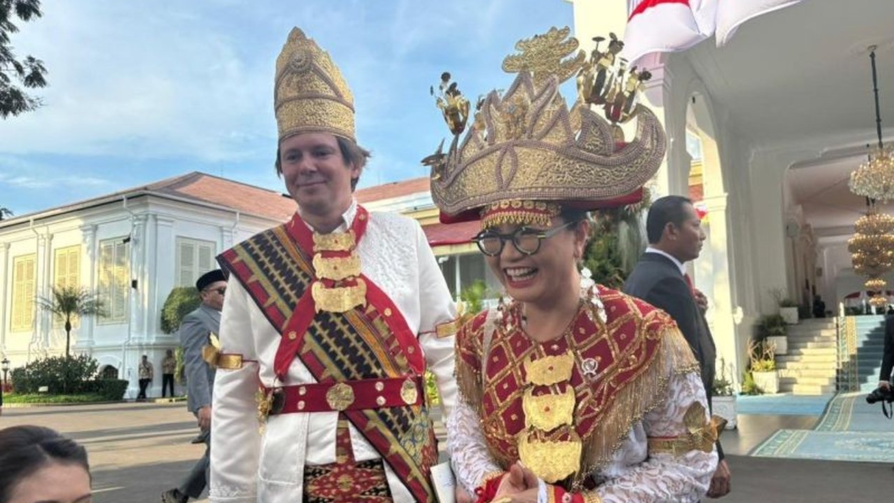 Wakil Menteri Pendidikan Tinggi, Sains, dan Teknologi, Stella Christie, akan membagikan ratusan hadiah saat mengikuti Karnaval Kemerdekaan Monas, menampilkan kapal pinisi sebagai simbol teknologi Indonesia dalam perayaan HUT ke-80 RI.