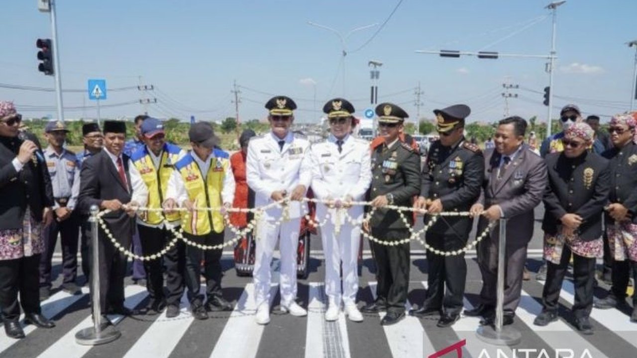 Jalan Lingkar Utara Lamongan (JLU) kini resmi beroperasi. Bupati Lamongan optimistis JLU akan menjadi pemicu pusat ekonomi baru, memperlancar distribusi, dan menumbuhkan UMKM.