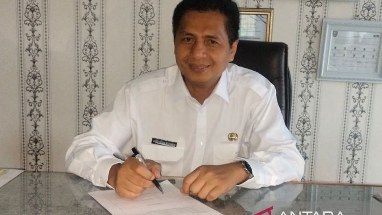 Dinas Kesehatan Rejang Lebong mencatat 180 kasus gigitan rabies dari Januari hingga Juli 2025. Terungkap, sebagian besar korban telah divaksin, namun ancaman tetap mengintai.