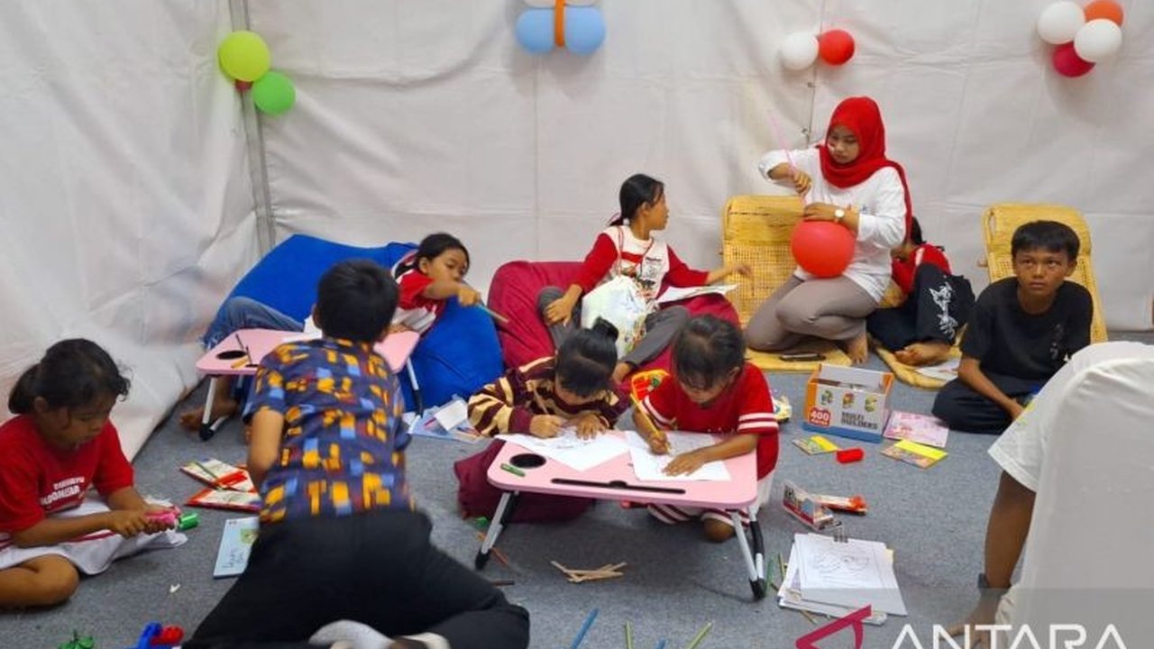 Kementerian Sosial dan KemenPPA membuka Posko Anak Hilang Monas di Karnaval 17 Agustus 2025. Terungkap, posko ini berhasil mempertemukan kembali anak yang terpisah dari keluarganya.