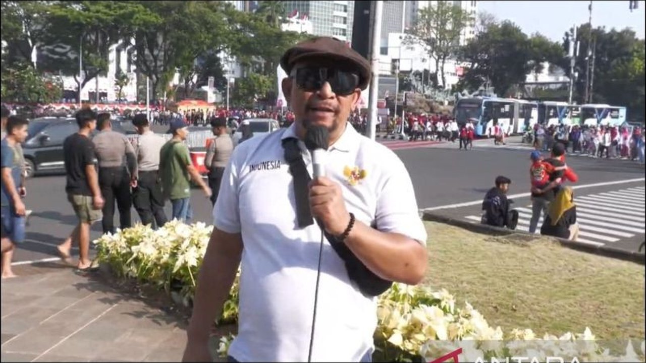 Antusiasme luar biasa mewarnai perayaan Kirab HUT RI ke-80 di Monas, Jakarta. Warga mengapresiasi kelancaran acara dan kemeriahan 'Pesta Rakjat' yang digelar.
