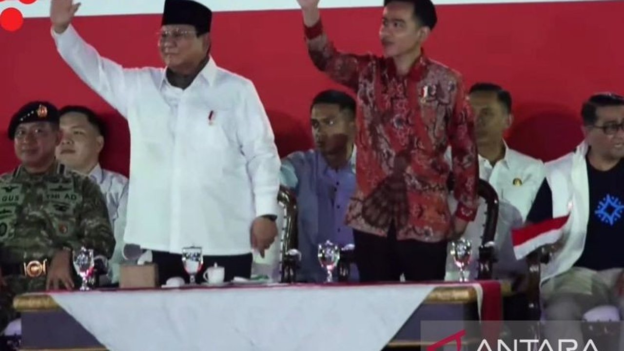 Presiden Prabowo Subianto secara resmi melepas Pawai Karnaval Kemerdekaan HUT RI ke-80 di Monas, Jakarta, menandai puncak perayaan Pesta Rakyat yang meriah dan penuh antusiasme.