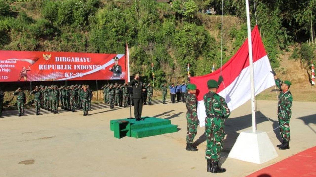 Momen bersejarah terjadi di lereng Gunung Sumbing! Masyarakat Desa Banaran bersama TNI sukses menggelar Upacara HUT RI ke-80, menandai sinergi pembangunan desa.