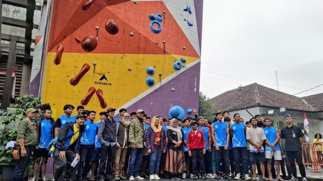 Kompetisi Panjat Tebing EISCC 2025 di Bandung sukses digelar, mempertemukan 170 atlet dari seluruh Indonesia. Ajang ini melahirkan talenta dan meluncurkan koleksi baru EIGER.