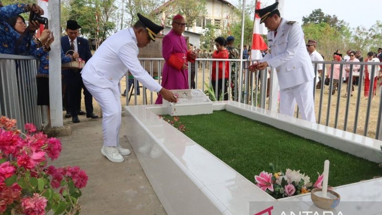 Pemerintah Kabupaten Manggarai Barat menggelar upacara tabur bunga pahlawan di Taman Makam Pahlawan Labuan Bajo, memperingati HUT ke-80 RI. Kegiatan ini wujud penghormatan dan ajakan mengisi kemerdekaan.