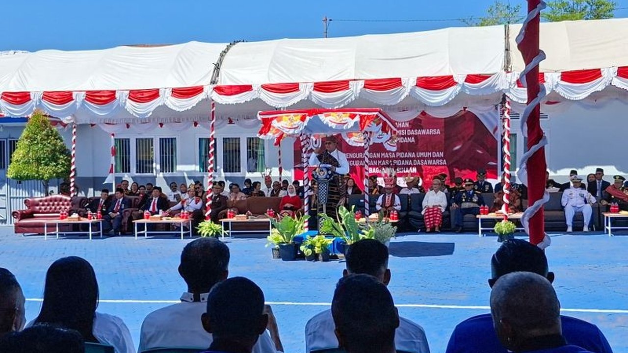 Ratusan narapidana di Lapas Kelas IIA Kupang, termasuk tiga yang langsung bebas, menerima Remisi Umum HUT RI ke-80. Simak detail penghargaan pemerintah ini!