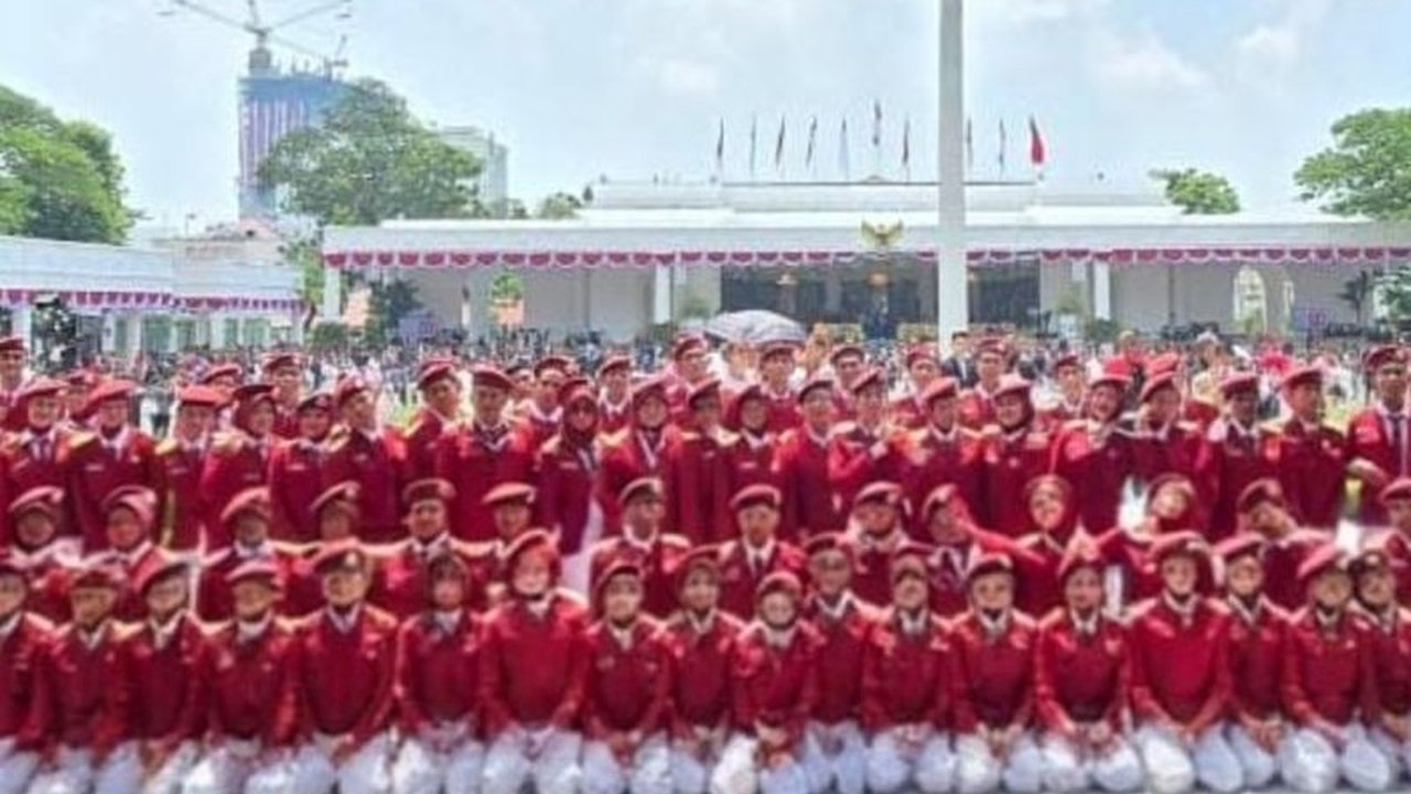Penampilan istimewa Paduan Suara Sekolah Rakyat di Istana Merdeka pada HUT ke-80 RI sukses memukau, bahkan membuat Presiden Prabowo Subianto ikut bernyanyi bersama.