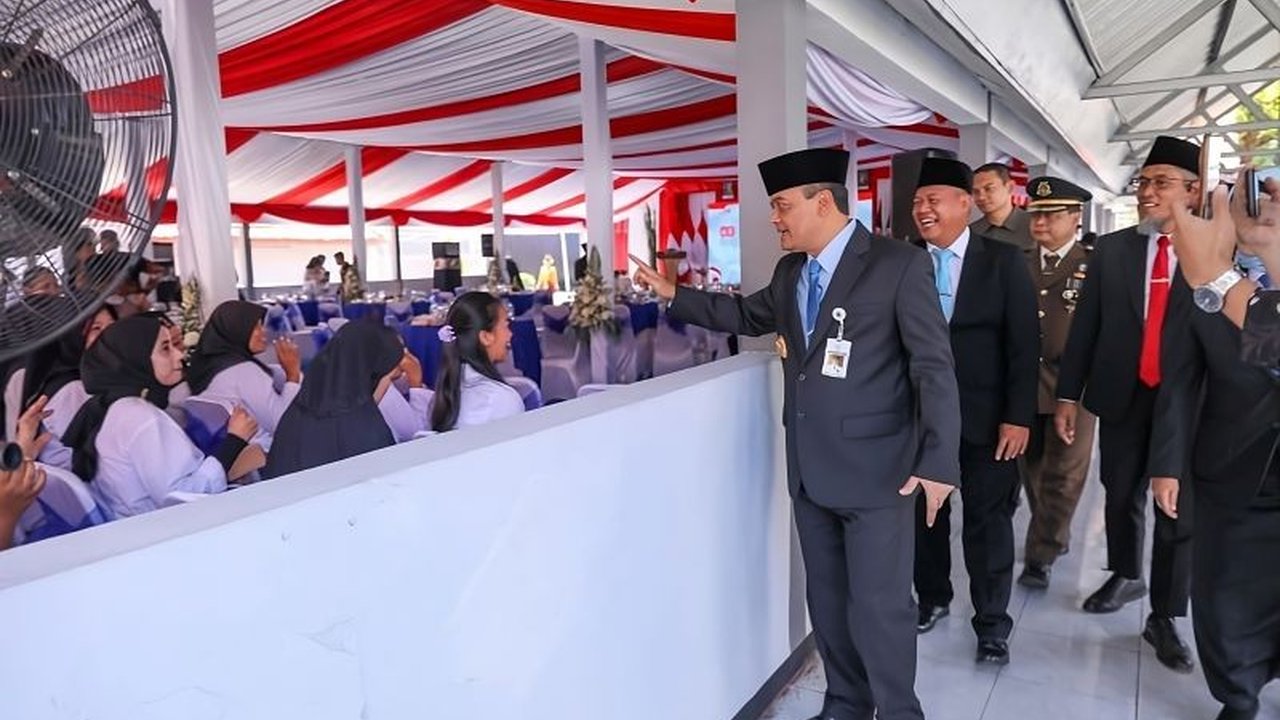 Ribuan narapidana di Jawa Tengah mendapatkan Remisi Narapidana HUT RI ke-80 sebagai bentuk pembinaan. Simak berapa banyak yang langsung bebas dan jenis remisi lainnya!