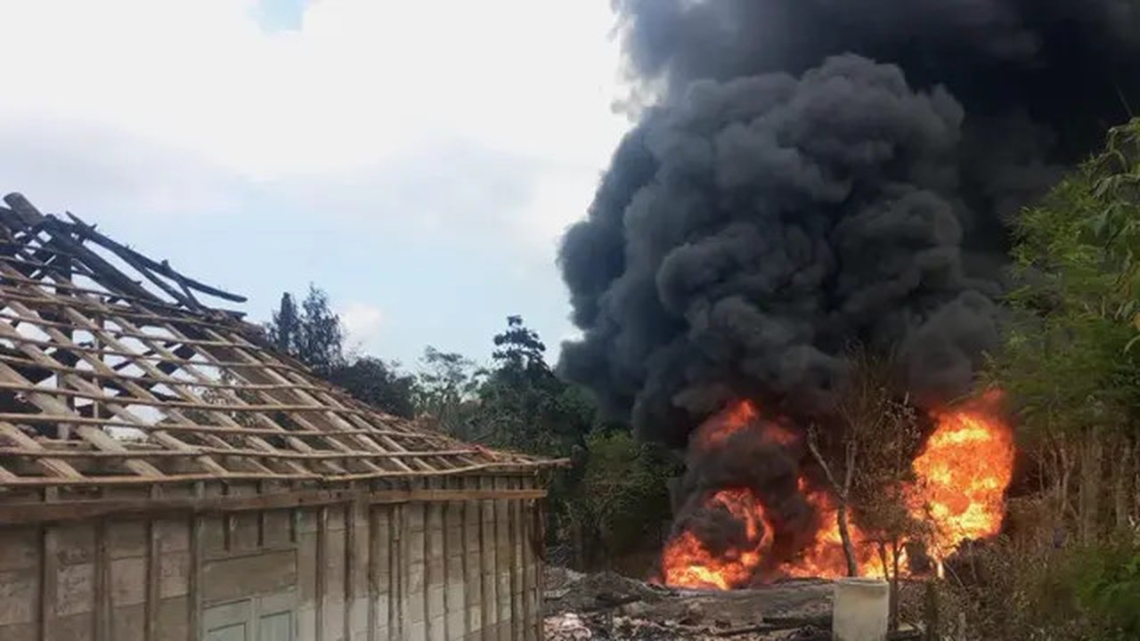 Kebakaran Sumur Minyak di Blora (Foto: Ahmad Adirin/Liputan6.com)