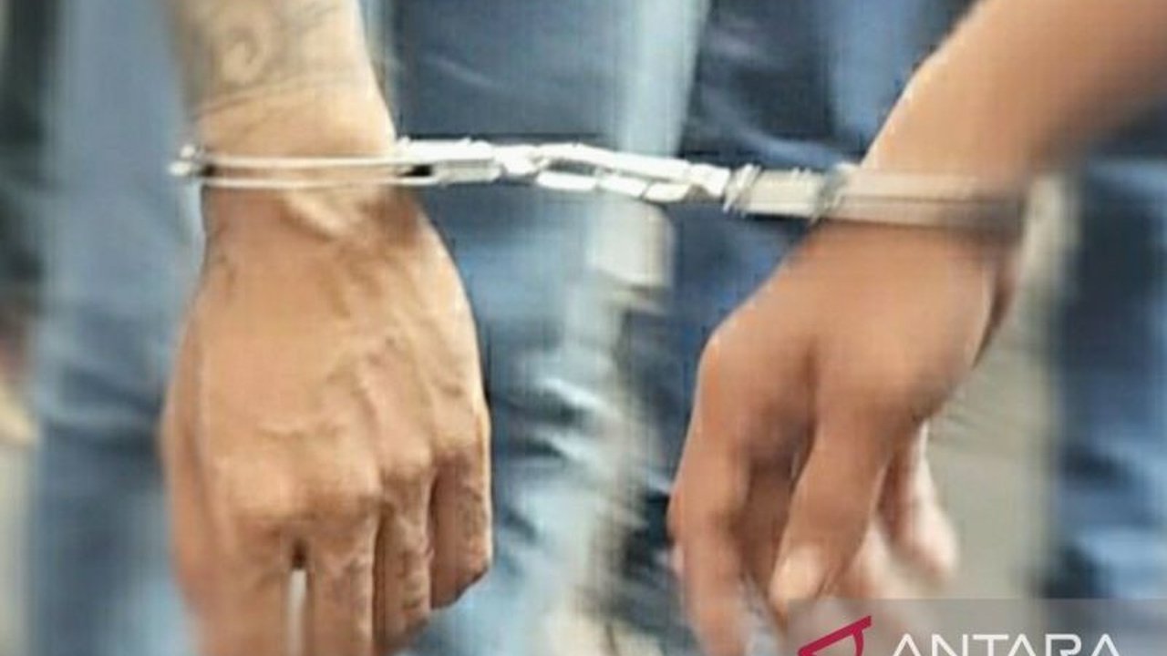 Polisi berhasil menangkap pelaku penusukan di toilet SPBU di Jakarta Utara hanya dalam waktu singkat. Simak kronologi lengkap insiden yang menggemparkan ini.