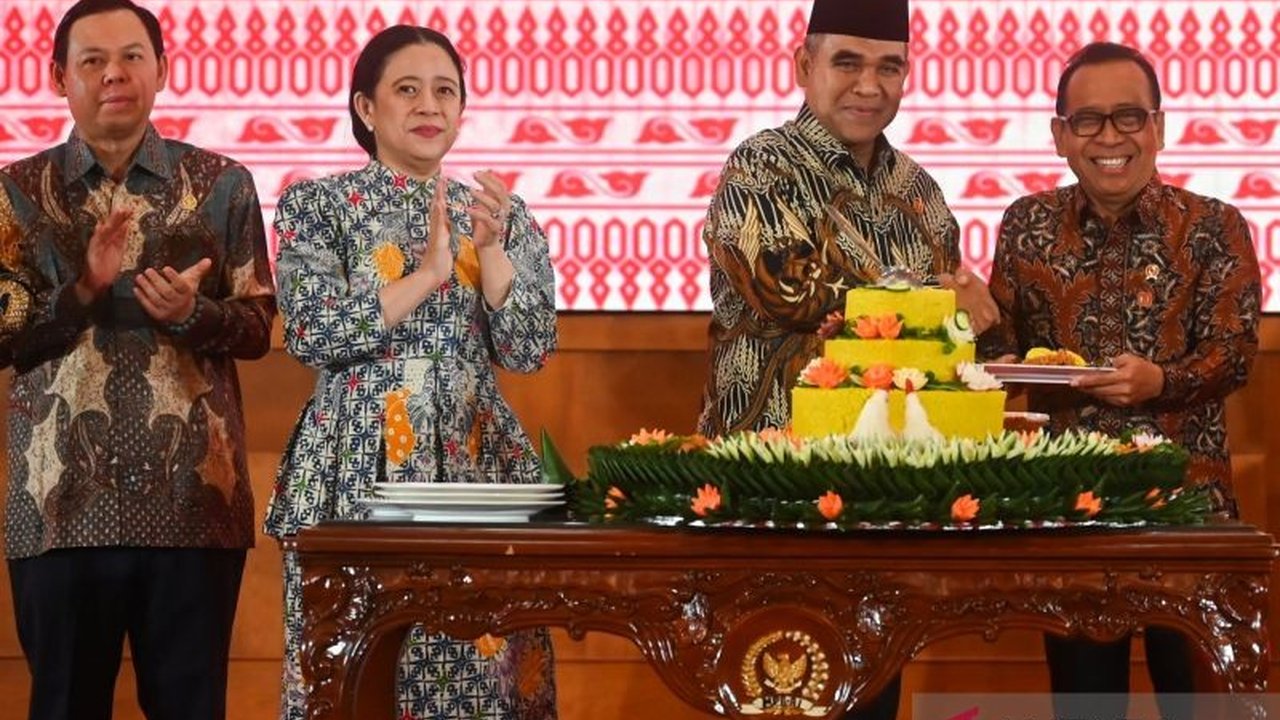 Ketua MPR RI Ahmad Muzani menegaskan peran strategis MPR RI sebagai benteng terakhir penjaga konstitusi negara, memastikan UUD 1945 tetap pedoman tertinggi.