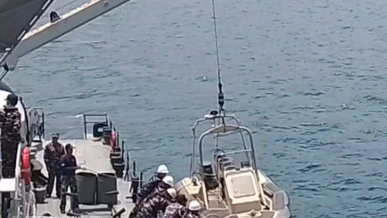 Kogabwilhan I menggelar latihan operasi pengamanan terpadu di Laut Natuna Utara, melibatkan tiga matra TNI. Simak bagaimana latihan ini memperkuat kedaulatan RI.