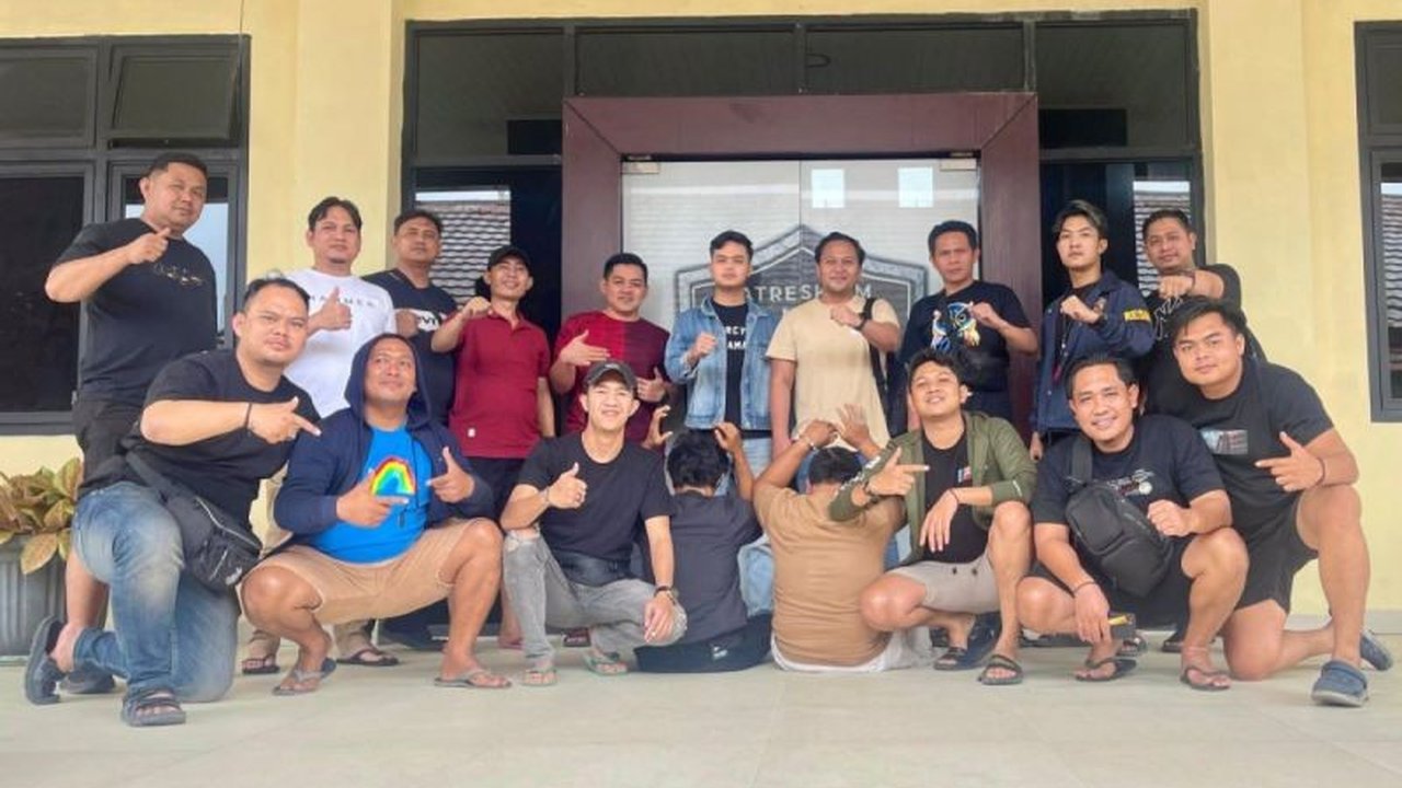 Polda Jambi berhasil meringkus dua pelaku spesialis perampokan nasabah bank di Rejang Lebong, Bengkulu. Kerugian korban mencapai Rp750 juta. Siapa mereka?