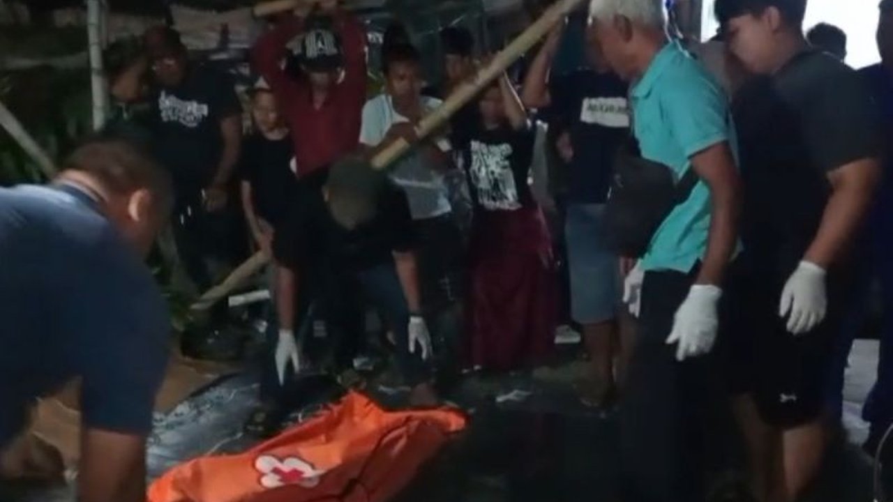 Tim SAR menghentikan sementara pencarian tiga pemancing hilang di perairan Semarang akibat cuaca buruk. Dua korban sebelumnya telah ditemukan meninggal dunia.