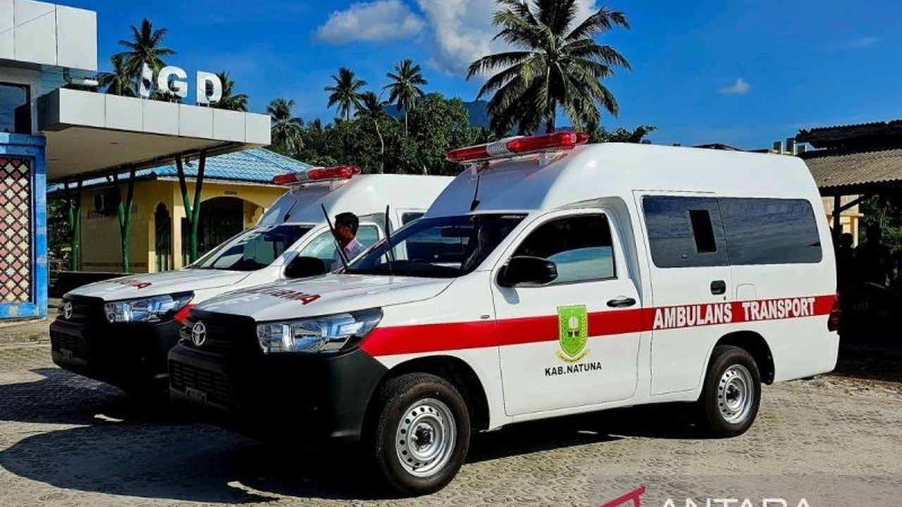 Pemerintah pusat menyalurkan empat unit bantuan ambulans roda empat ke Natuna, memperkuat layanan kesehatan dan penanganan darurat medis di wilayah perbatasan. Simak dampak positifnya bagi masyarakat!