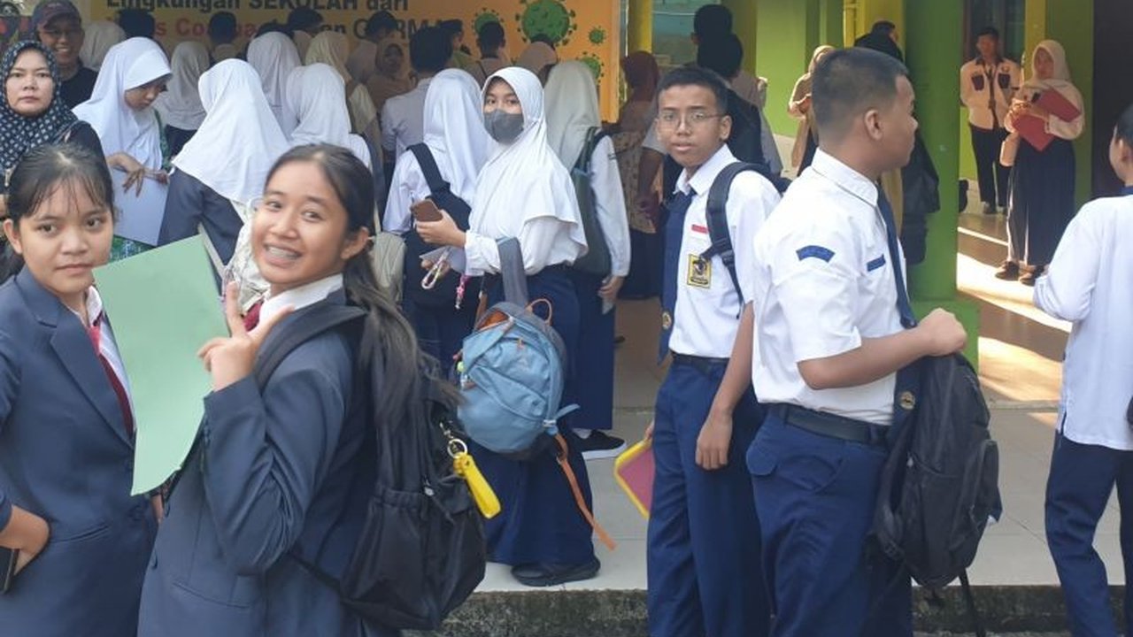 Pemerintah Kabupaten Banyuasin serius lakukan Peningkatan Fasilitas Sekolah Banyuasin demi menunjang kegiatan belajar mengajar. Simak upaya komprehensif Pemkab Banyuasin!