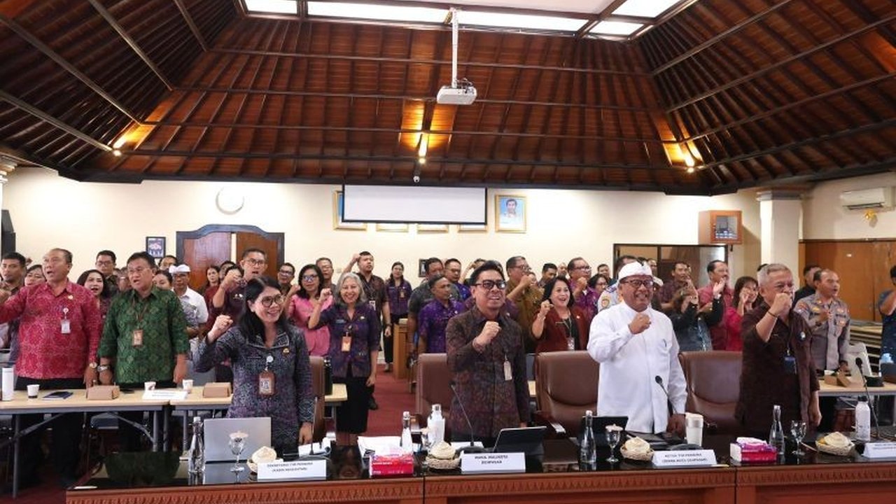 Pemkot Denpasar kembali berpartisipasi dalam verifikasi Kota Sehat Denpasar Tingkat Nasional 2025, memaparkan inovasi kesehatan demi meraih penghargaan Swasti Saba Wistara keempat.