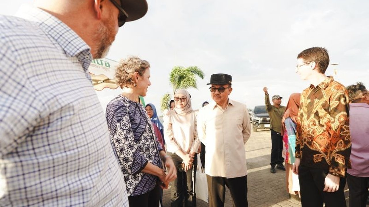 Sekda Sulsel yakini riset KONEKSI akan perkuat ketahanan masyarakat pesisir dari perubahan iklim. Simak bagaimana penelitian ini bisa jadi rujukan kebijakan!