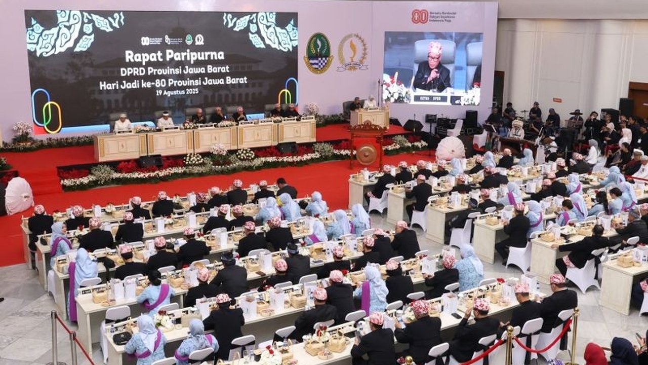 DPRD Jabar berkomitmen memajukan Jawa Barat di usia 80 tahun. Simak sektor strategis yang menjadi prioritas utama demi kesejahteraan rakyat!