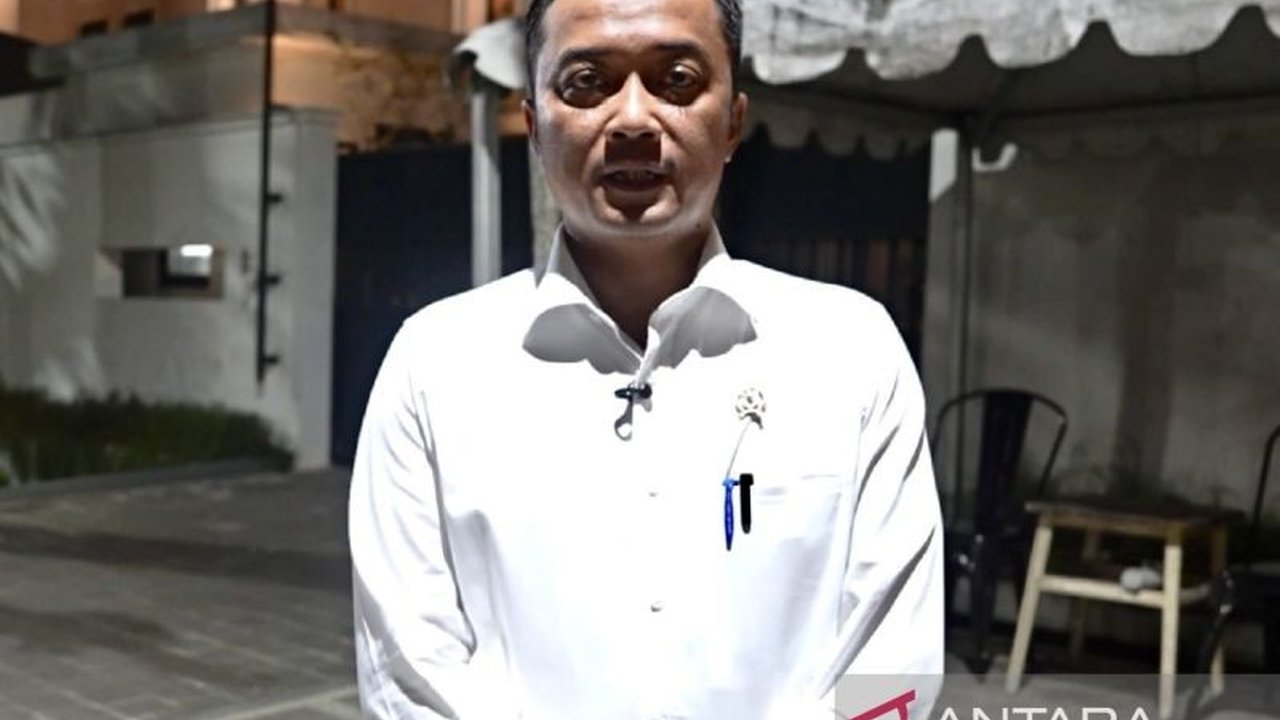 Presiden Prabowo resmi melakukan Pemberhentian Wamenaker Immanuel Ebenezer setelah KPK menetapkannya sebagai tersangka kasus dugaan pemerasan terkait sertifikat K3. Apa respons Noel?
