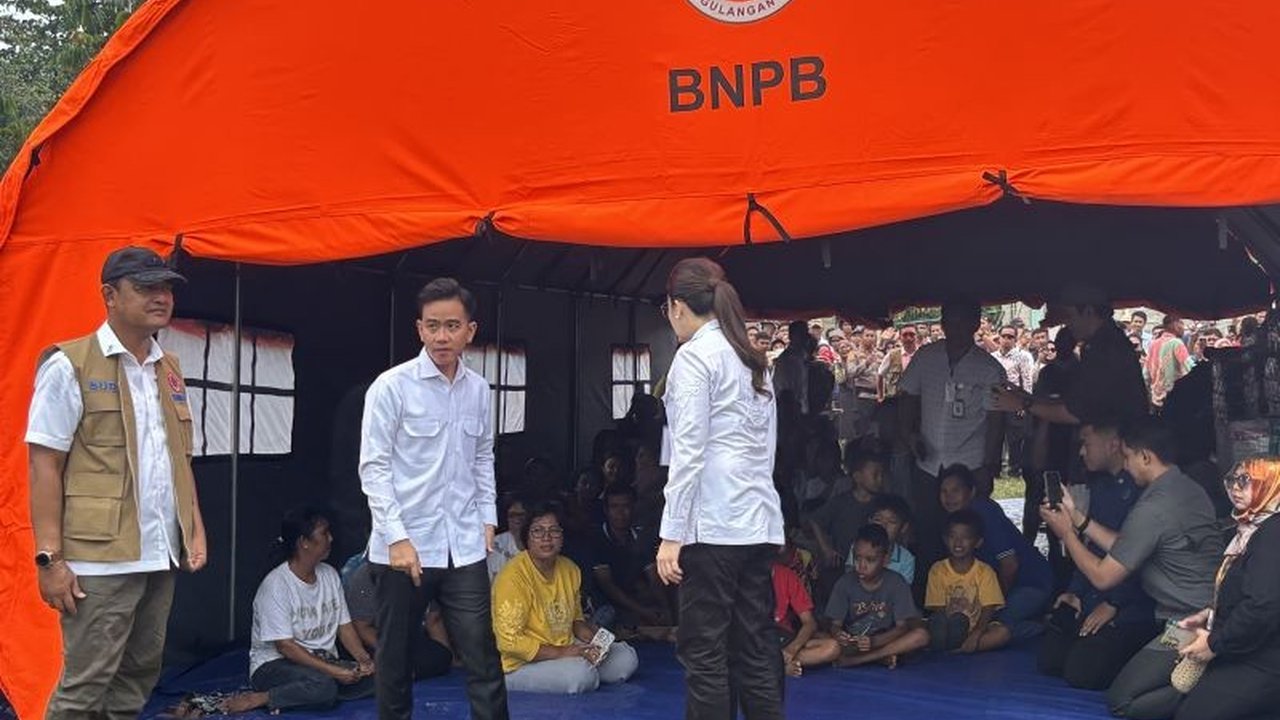 Kunjungan Wapres Gibran Poso pascagempa mengejutkan, ia tegaskan pendidikan harus terus berjalan bahkan di tenda darurat. Bagaimana strategi pemulihan lainnya?