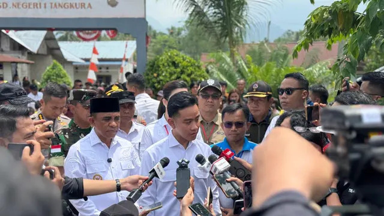 Gibran tinjau korban gempa Poso (Liputan6.com/istimewa)