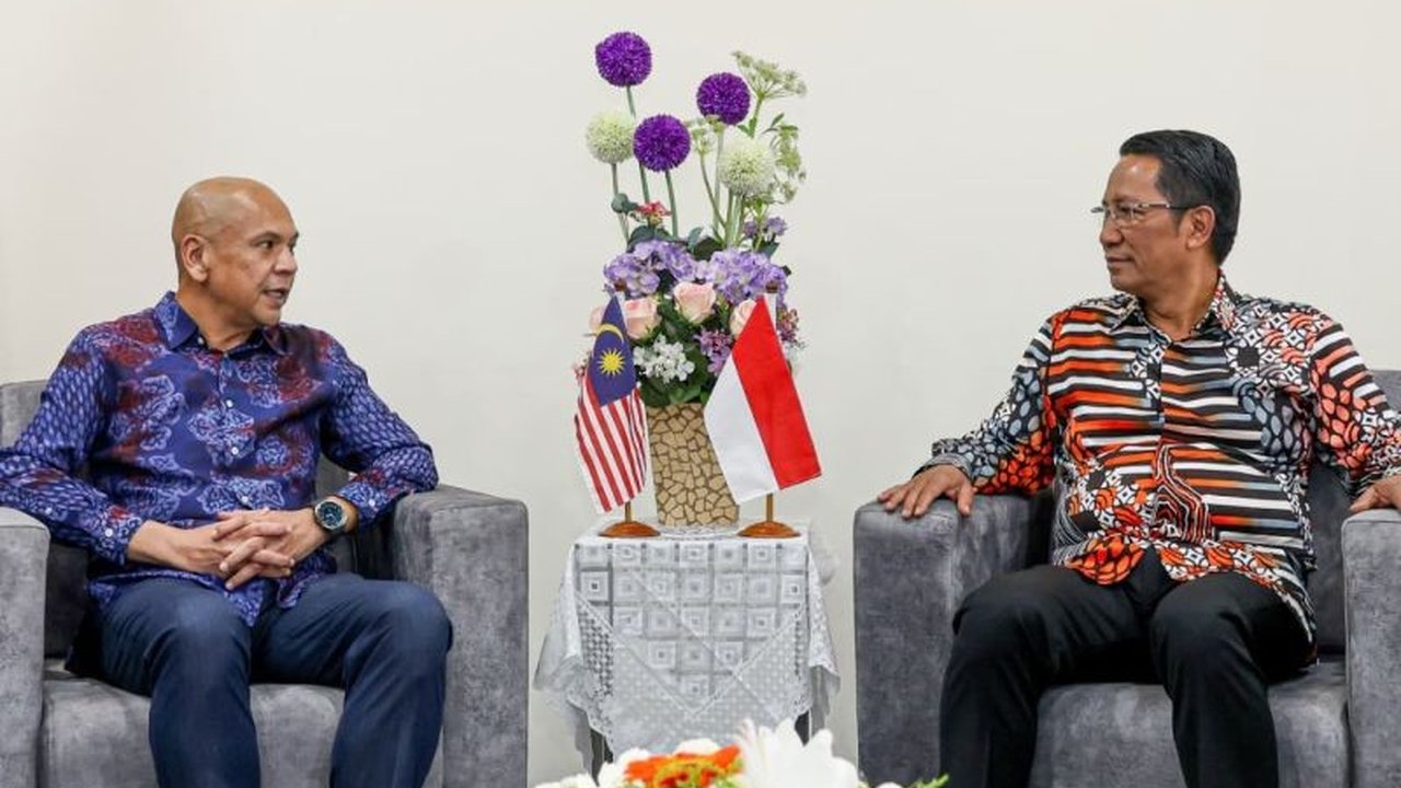 Menteri Hukum Supratman Andi Agtas memperkenalkan gagasan Protokol Jakarta di forum ASEAN. Inisiatif ini bertujuan memastikan keadilan royalti dari platform global untuk kekayaan intelektual, sebuah langkah penting bagi para pencipta.