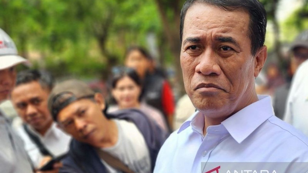 Menteri Pertanian Andi Amran Sulaiman tegaskan penurunan harga beras di pasaran tidak akan mengganggu kesejahteraan petani. Bagaimana strategi pemerintah menjaga harga beras petani?