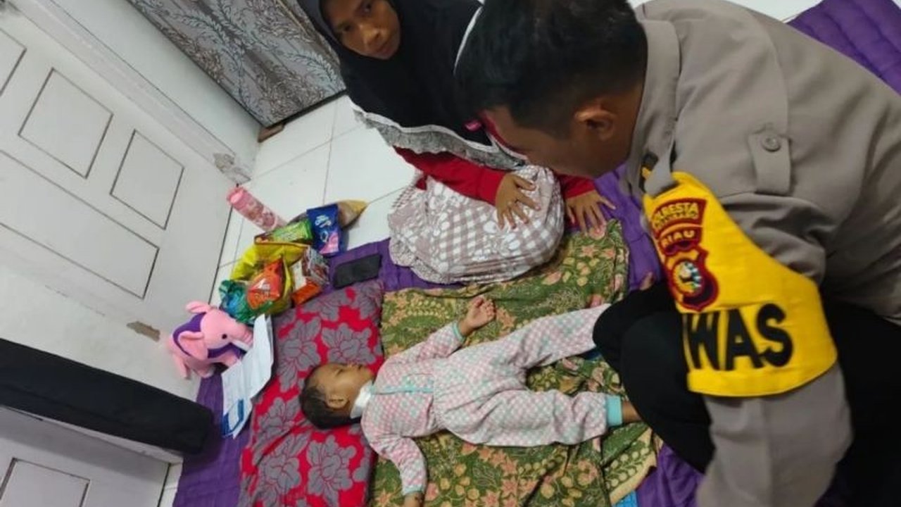 Dinkes Pekanbaru sigap berikan vaksin rabies kepada sembilan korban gigitan anjing liar di Tenayan Raya. Bagaimana kondisi mereka dan apa langkah selanjutnya untuk pastikan bebas virus?