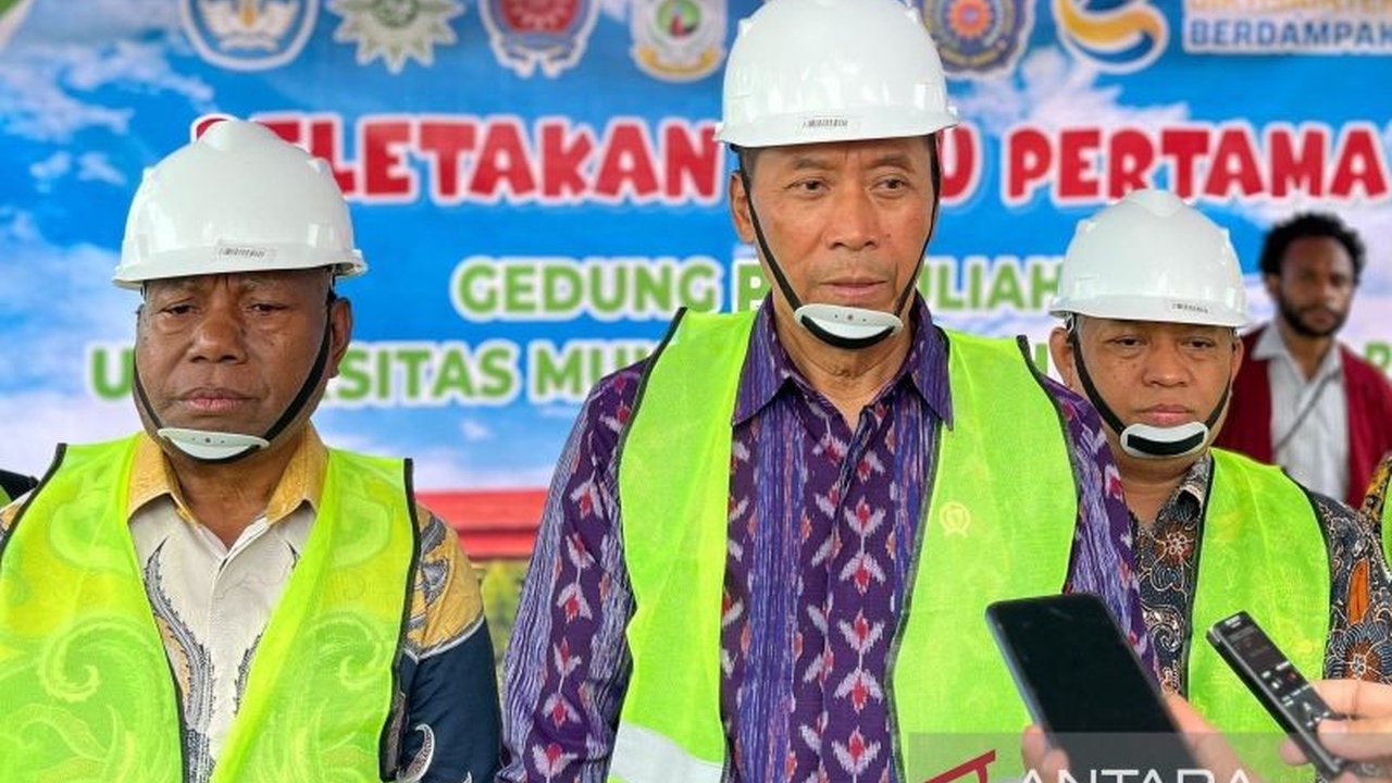 Wamen Diktisaintek Prof. Dr. Fauzan menegaskan Perguruan Tinggi Berdampak nyata bagi masyarakat adalah kunci pembangunan, mendorong kolaborasi atasi stunting hingga pengangguran.