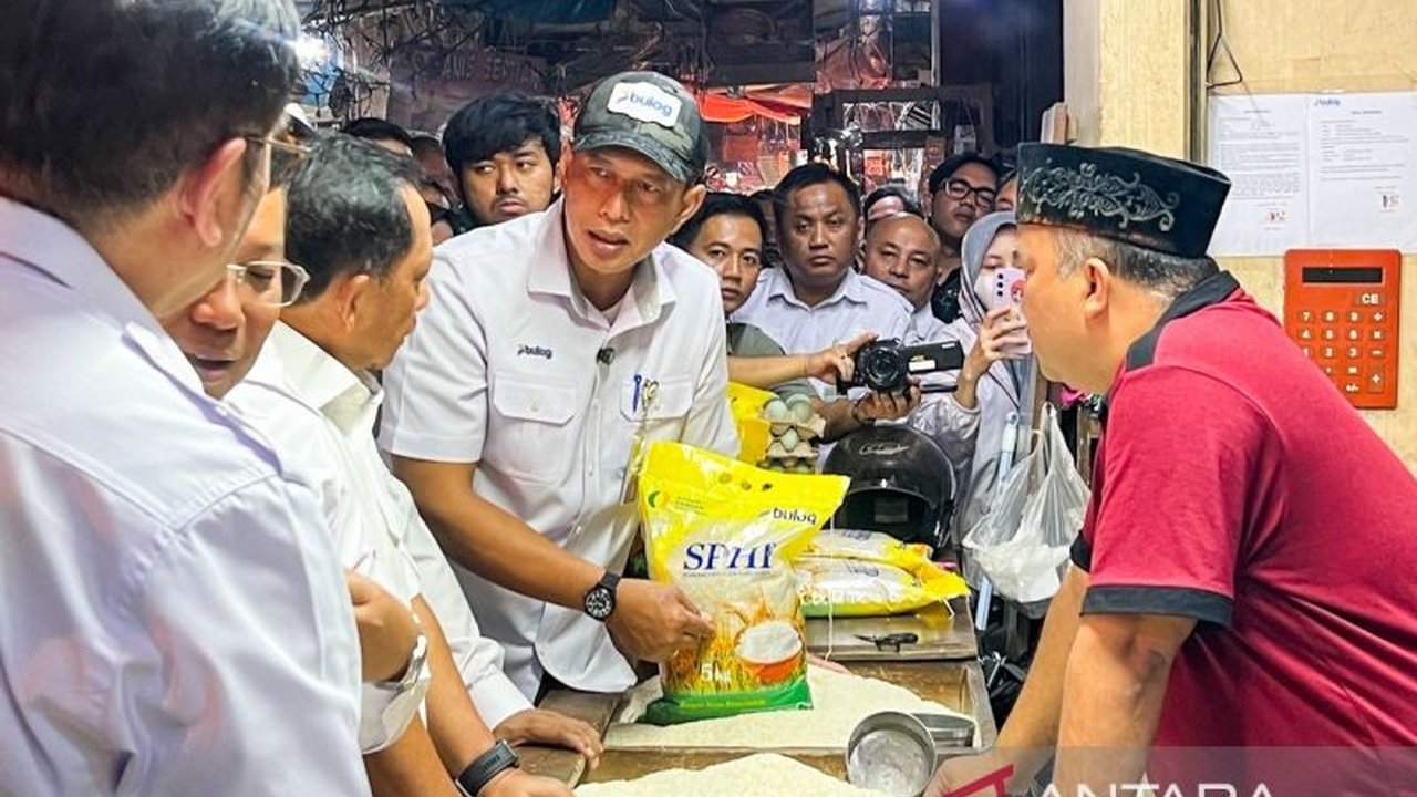 Program Beras SPHP menjadi kunci stabilitas harga pangan di Indonesia. Bagaimana pemerintah memastikan butir-butir beras ini meredam gejolak pasar dan menjaga daya beli masyarakat?