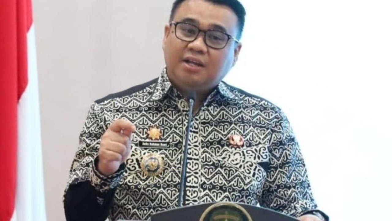 Festival Seni di Kutai Kartanegara, termasuk Lanjong Art Festival, ternyata bukan sekadar ajang hiburan semata. Ajang ini menjadi motor penggerak ekonomi kreatif dan UMKM lokal, meningkatkan kreativitas serta kunjungan wisatawan. Penasaran dampaknya?