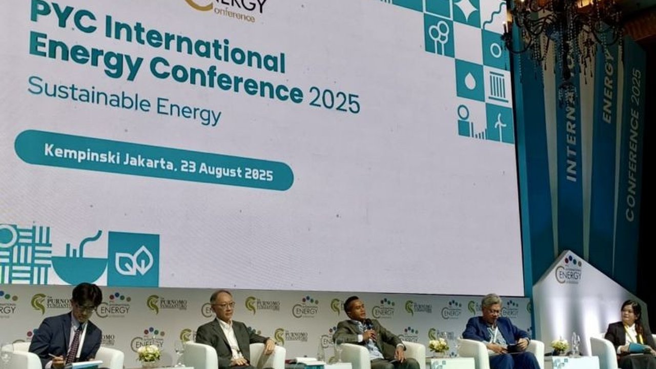 Kadin Indonesia ajak pemerintah dan dunia usaha wujudkan Industri Hijau demi transisi energi dan ekonomi berkelanjutan. Temukan bagaimana inisiatif ini bisa ciptakan lapangan kerja dan tarik investasi!