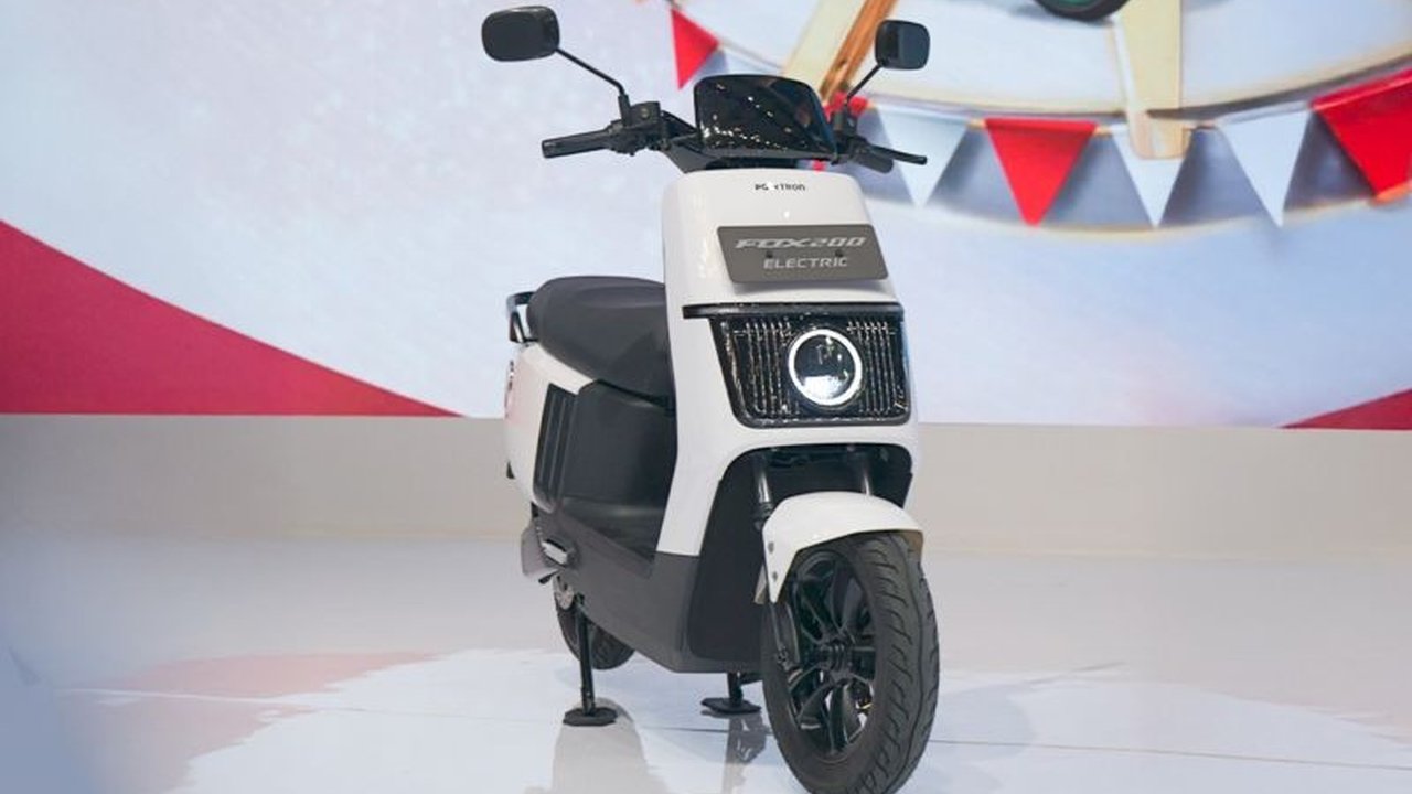 Polytron Fox 200 hadir sebagai motor listrik revolusioner yang didesain khusus untuk perempuan, dilengkapi fitur Fox Alert untuk pengalaman berkendara lebih aman dan percaya diri.