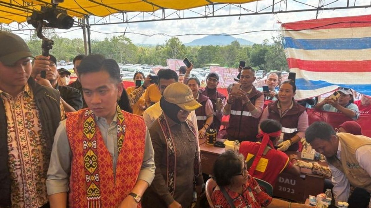 Wakil Presiden Gibran Rakabuming Raka menginisiasi program Sekolah Rakyat dan Sekolah Garuda Unggulan untuk mewujudkan Pendidikan Setara Jawa Kalimantan. Bagaimana detail program ini?