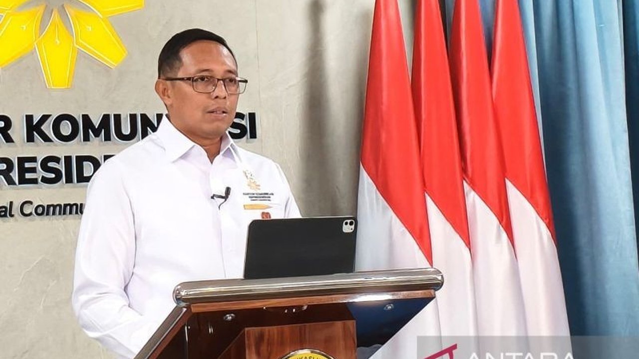 Kepala PCO Hasan Nasbi menjanjikan Pesta Rakyat HUT Ke-80 RI akan sangat meriah dengan berbagai kejutan, termasuk kuliner gratis dan karnaval di sekitar Istana dan Monas.