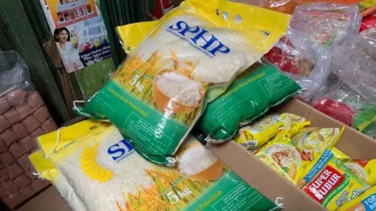 Perum Bulog Sumsel Babel memastikan ketersediaan beras SPHP aman hingga Agustus 2025 dengan stok 103 ribu ton. Penasaran bagaimana strategi Bulog menjaga pasokan?