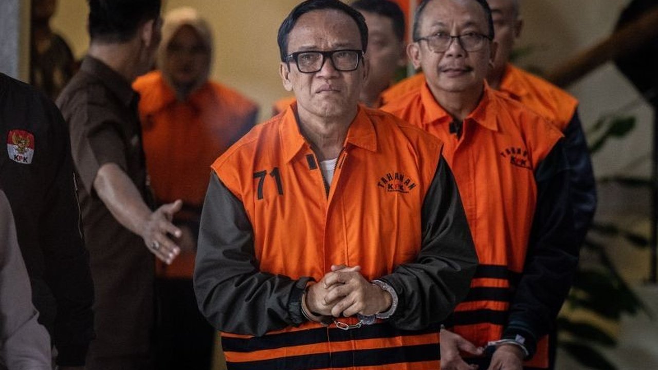 Ketua KPK mengungkap Immanuel Ebenezer, tersangka skandal korupsi K3 Kemenaker, sempat meminta Rp3 miliar untuk renovasi rumahnya. Benarkah rumahnya sudah direnovasi?