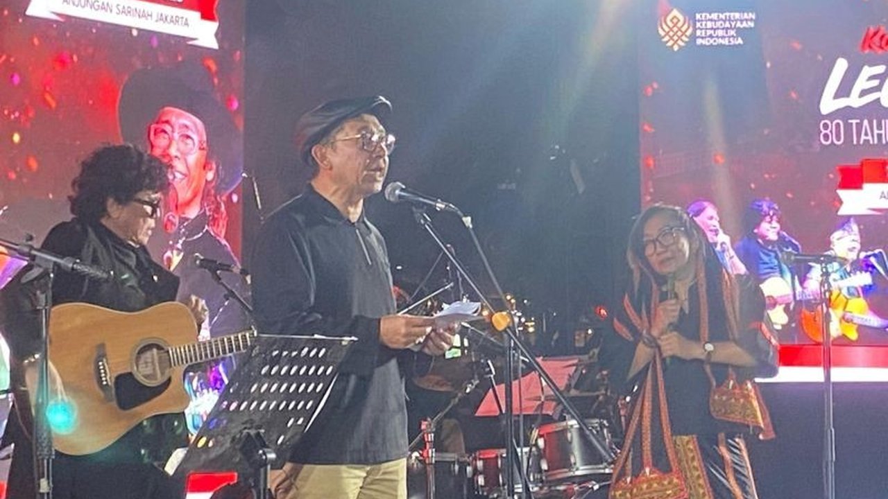 Menteri Kebudayaan Fadli Zon mengungkapkan bahwa makna lagu Leo Kristi tidak hanya menghibur, tetapi juga sarat dengan pesan moral mendalam dari suara rakyat. Simak selengkapnya mengapa karya sang musisi legendaris ini begitu relevan.