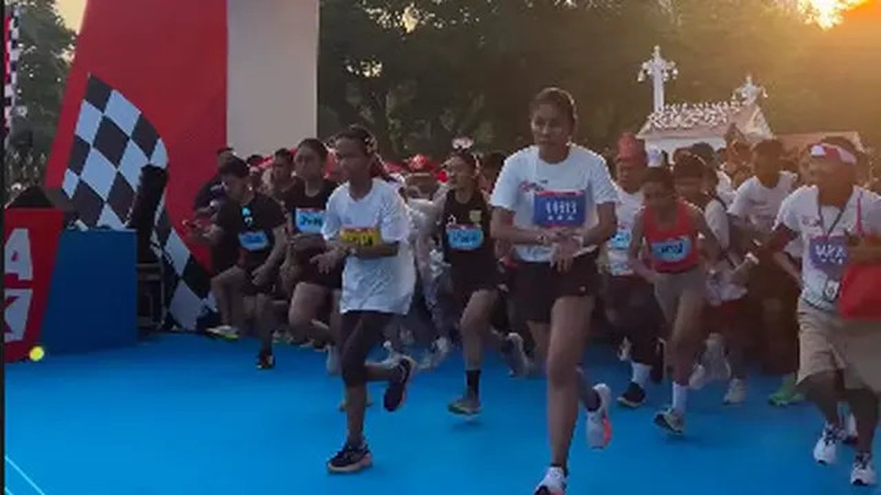 Ribuan peserta mengikuti Merdeka Run 2025 yang dimulai dari depan Istana Kepresidenan Jakarta. (Istimewa)