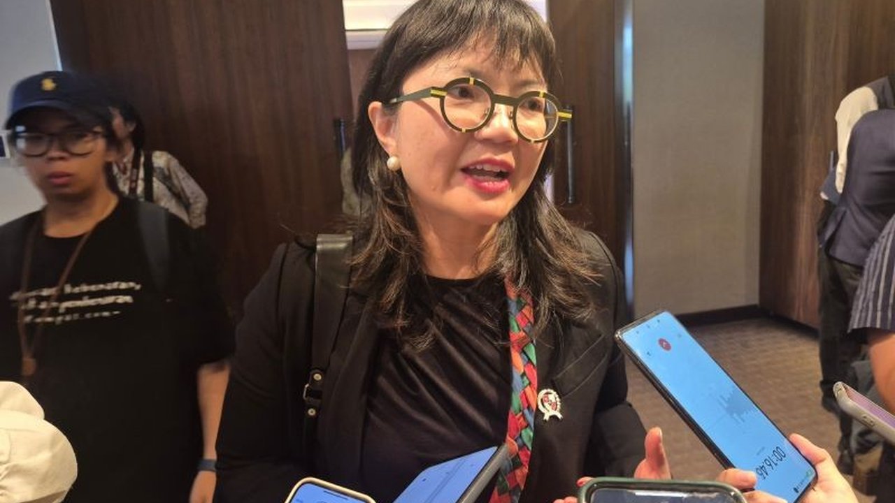 Wakil Menteri Pendidikan Tinggi, Sains, dan Teknologi (Wamendiktisaintek) Stella Christie menegaskan riset sebagai investasi penting bagi kesejahteraan bangsa, bukan beban biaya. Bagaimana riset dapat mendorong pertumbuhan ekonomi dan inovasi di Indonesia