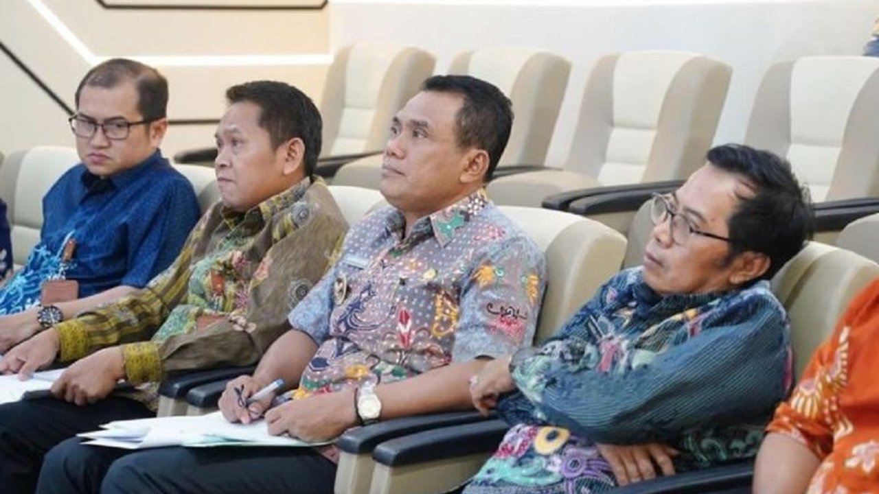 Pemerintah Kota Palangka Raya serius memperkuat transparansi pengadaan barang jasa. Langkah ini bertujuan menekan pemborosan, meningkatkan efisiensi anggaran, dan memperkuat kepercayaan publik.