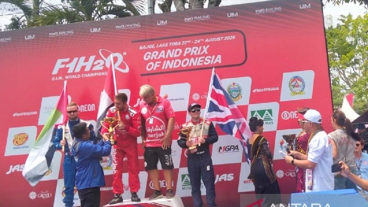 Kejuaraan F1 Powerboat Danau Toba 2025 sukses digelar. Gubernur Sumut Bobby Nasution menyebut ajang ini luar biasa untuk memperkenalkan Danau Toba dan ekonomi lokal. Simak selengkapnya!
